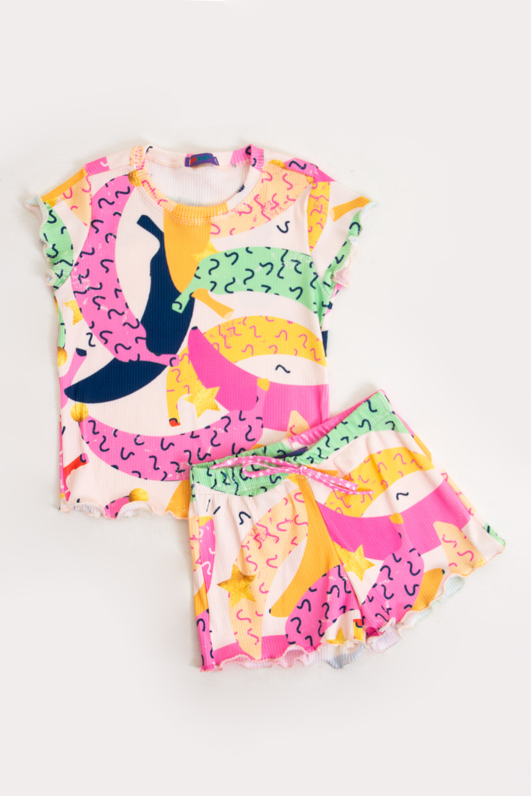 CONJUNTO MENINA BLUSA E SHORTS BANANAS