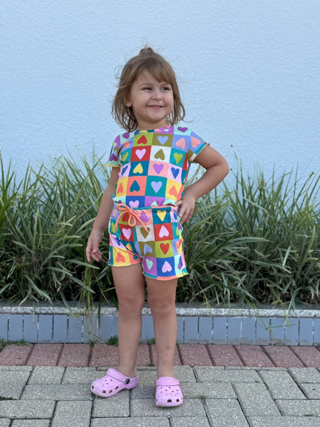 CONJUNTO MENINA BLUSA E SHORTS CORAÇÃOZINHO CONJUNTO MENINA BLUSA E SHORTS CORAÇÃOZINHO