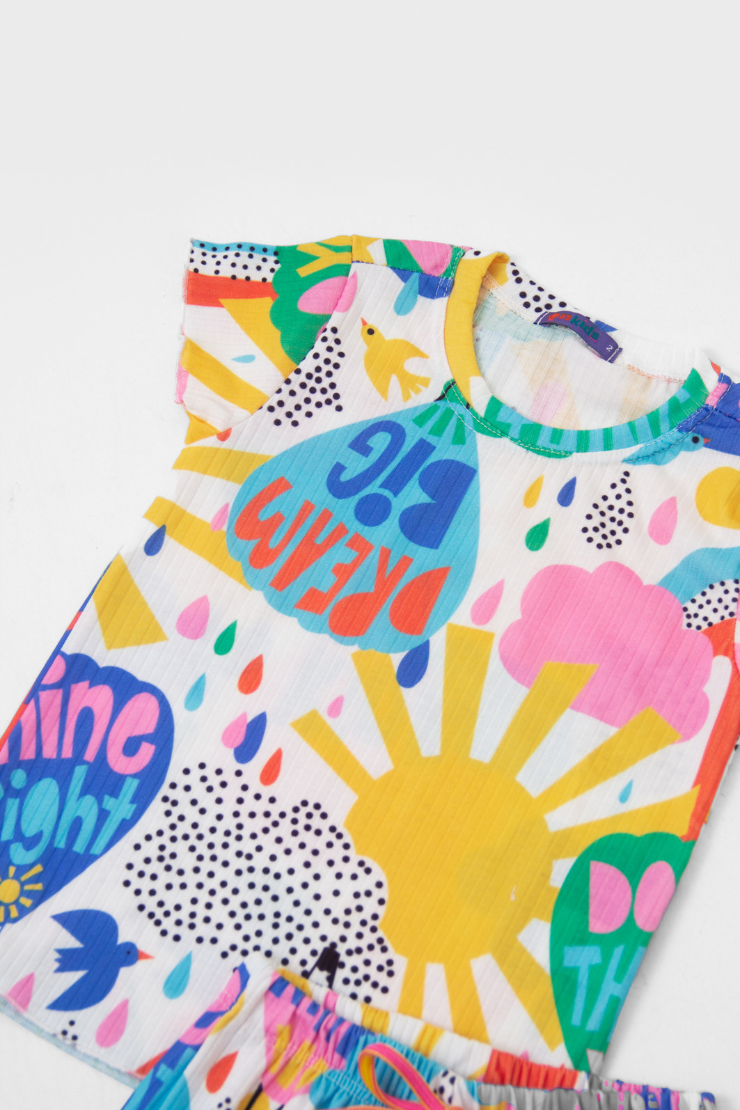 CONJUNTO MENINA BLUSA E SHORTS BALÕES CONJUNTO MENINA BLUSA E SHORTS BALÕES