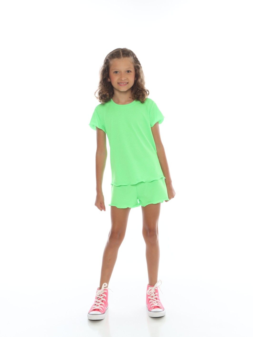 CONJUNTO MENINA BLUSA E SHORTS VERDE NEON CONJUNTO MENINA BLUSA E SHORTS VERDE NEON
