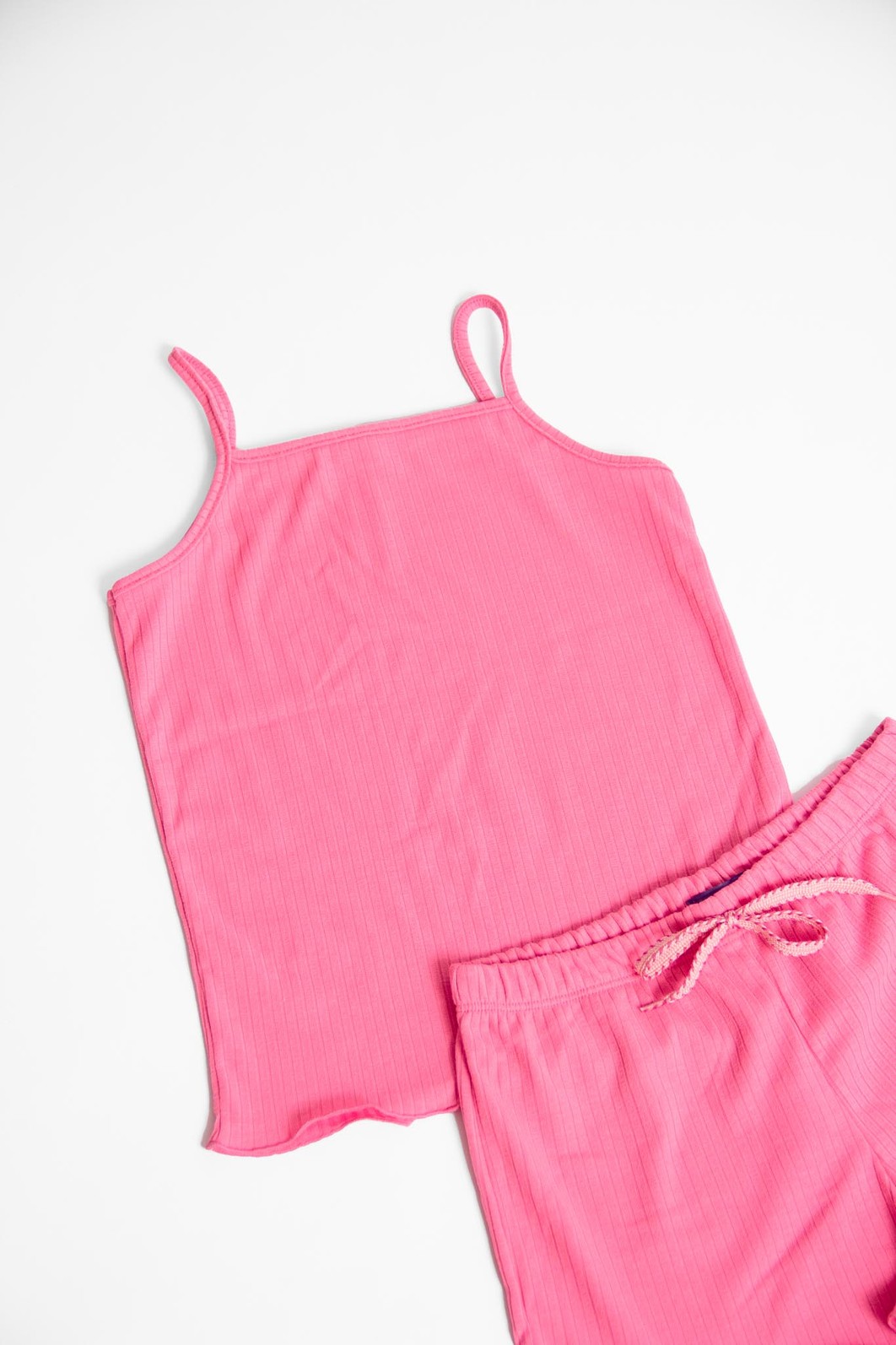 CONJUNTO MENINA BLUSA ALÇA E SHORTS ROSA CONJUNTO MENINA BLUSA ALÇA E SHORTS ROSA