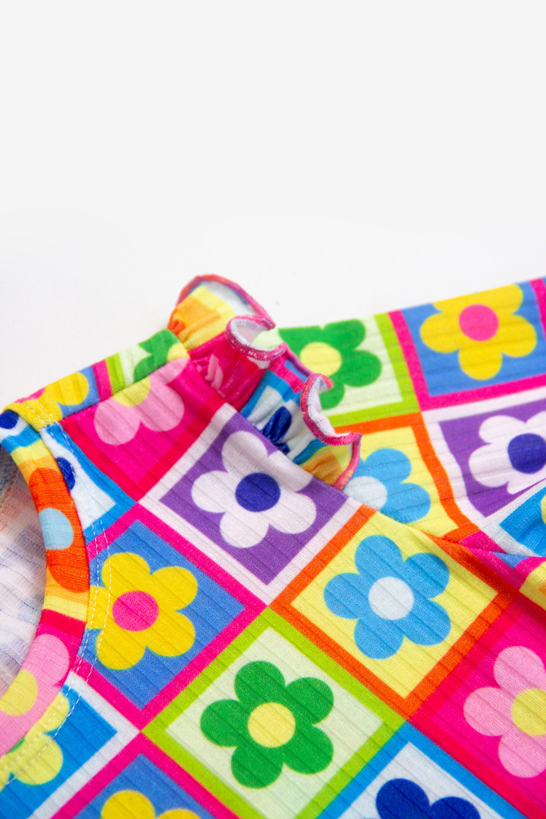 CONJUNTO CALÇA FLARE E BLUSA FLORES QUADRICULADO CONJUNTO CALÇA FLARE E BLUSA FLORES QUADRICULADO