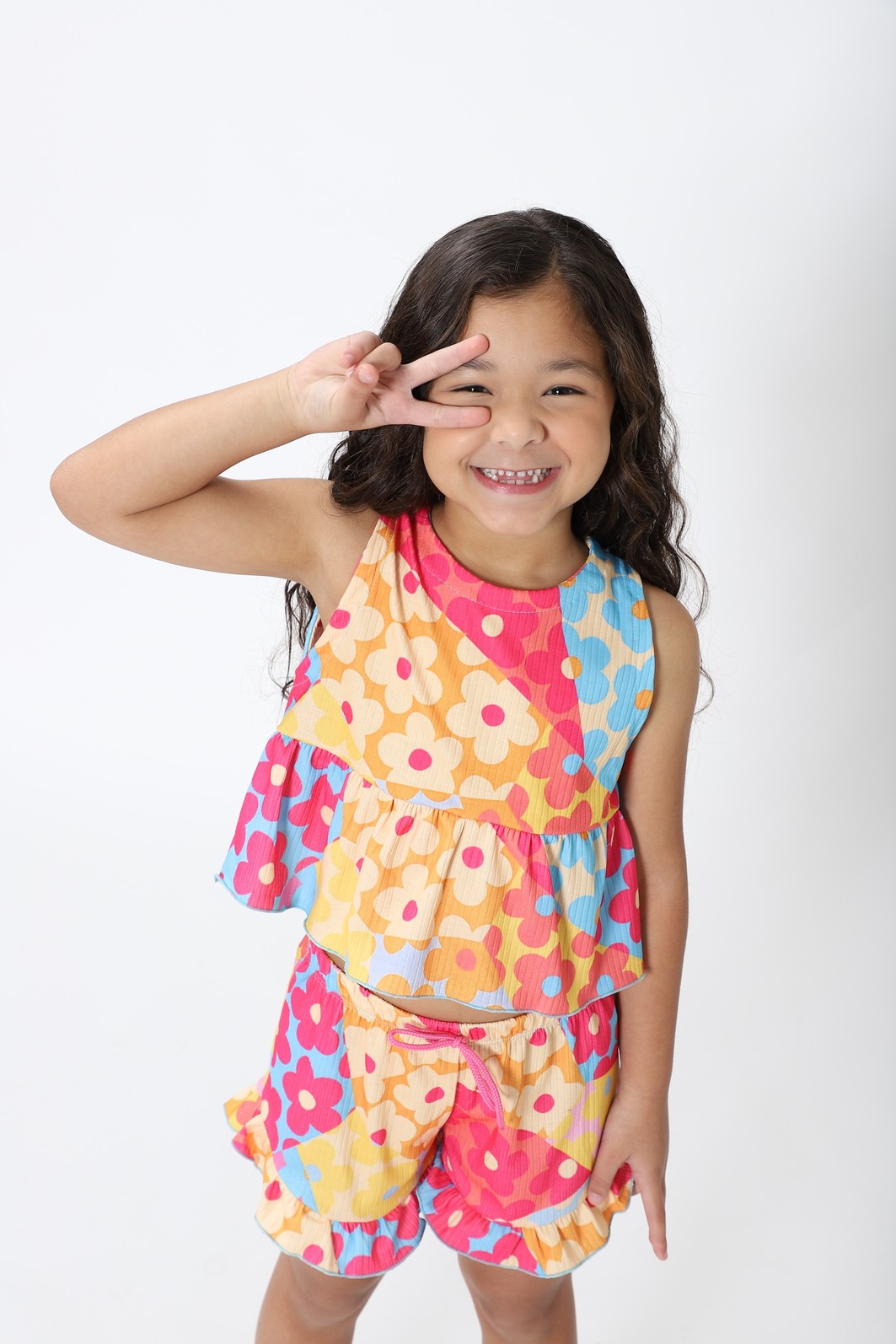 CONJUNTO MENINA BLUSA E SHORTS JARDIM ENCANTADO CONJUNTO MENINA BLUSA E SHORTS JARDIM ENCANTADO