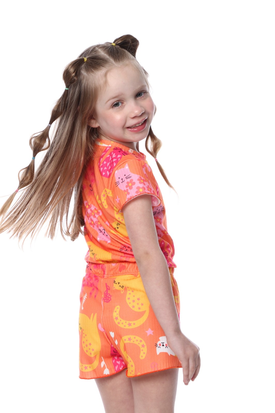 CONJUNTO MENINA BLUSA E SHORTS GATINHOS CONJUNTO MENINA BLUSA E SHORTS GATINHOS