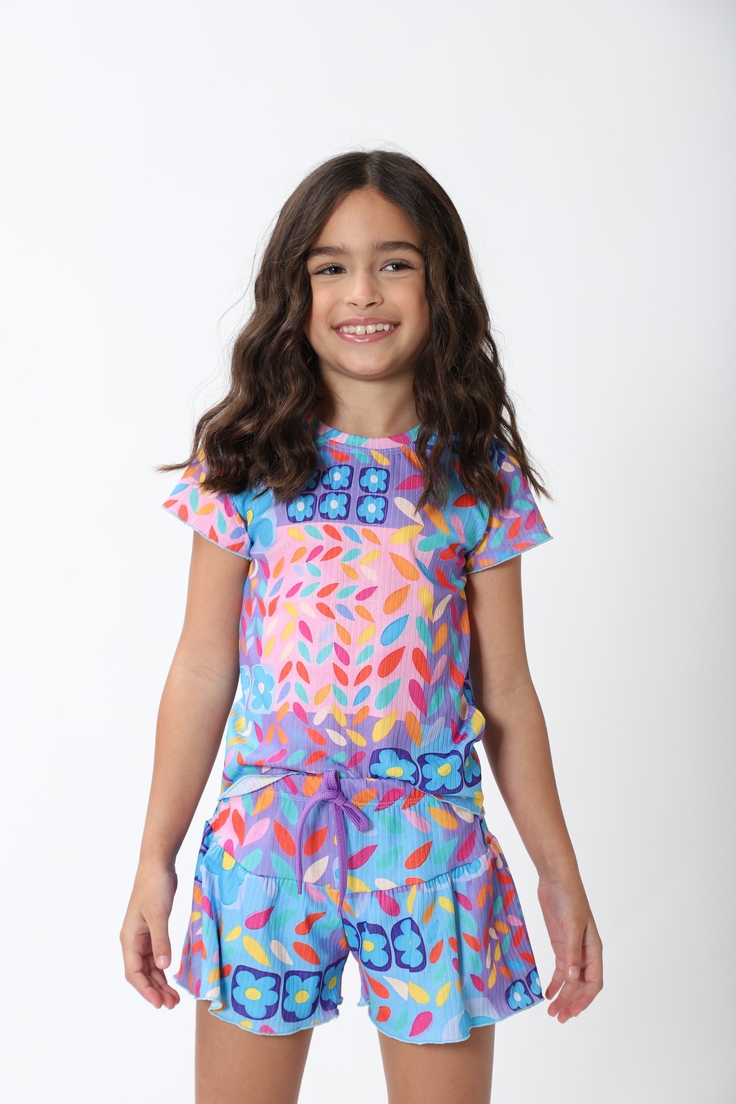 CONJUNTO MENINA BLUSA E SHORTS SAIA SONHO FLORAL CONJUNTO MENINA BLUSA E SHORTS SAIA SONHO FLORAL