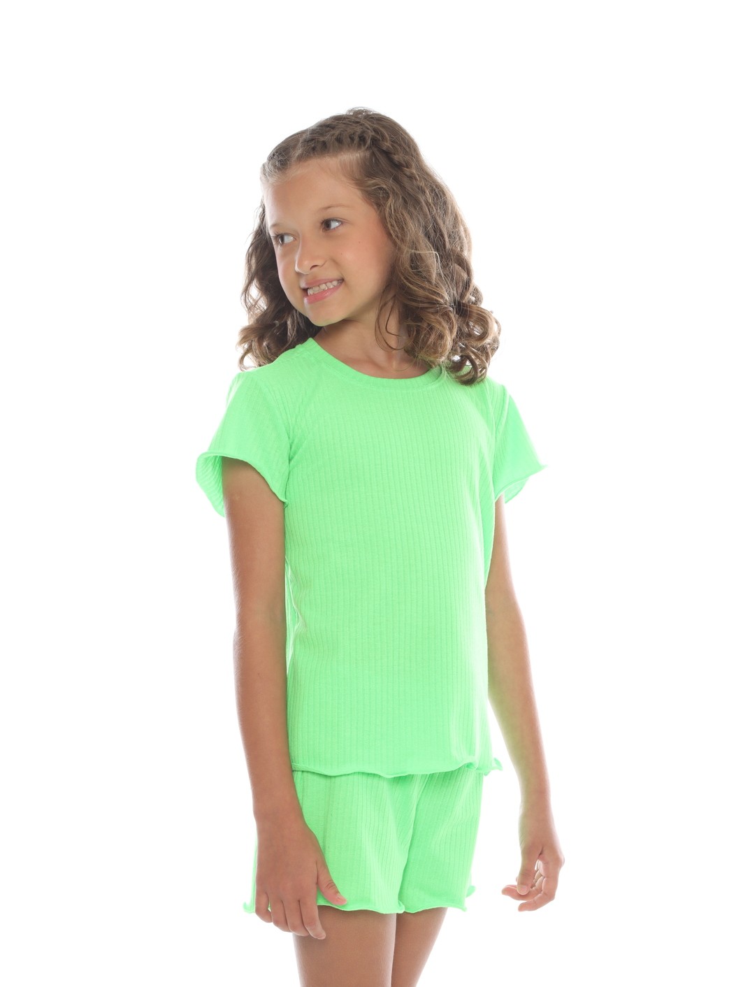 CONJUNTO MENINA BLUSA E SHORTS VERDE NEON CONJUNTO MENINA BLUSA E SHORTS VERDE NEON