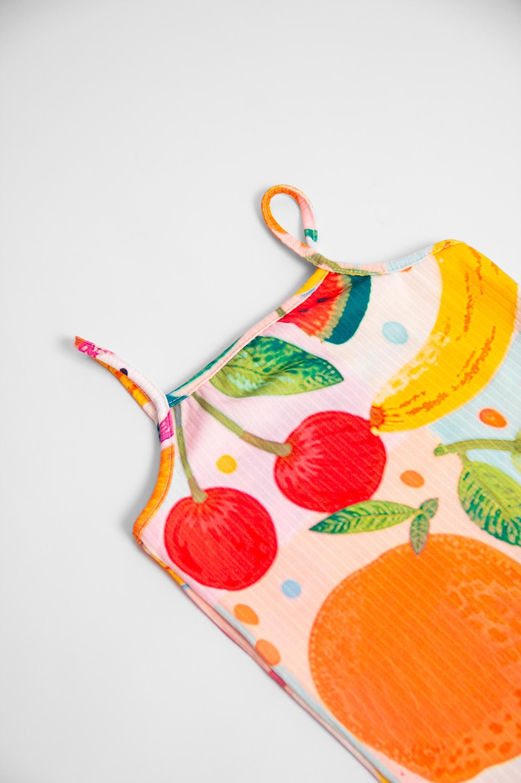 CONJUNTO MENINA BLUSA ALÇA E SHORTS FRUTAS