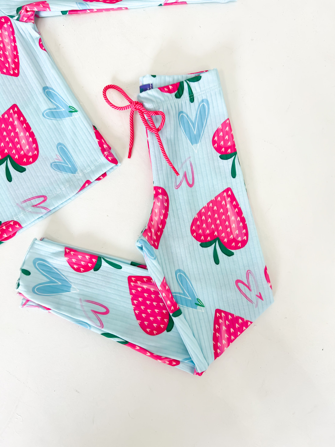 CONJUNTO CALÇA E BLUSA MORANGO CONJUNTO CALÇA E BLUSA MORANGO