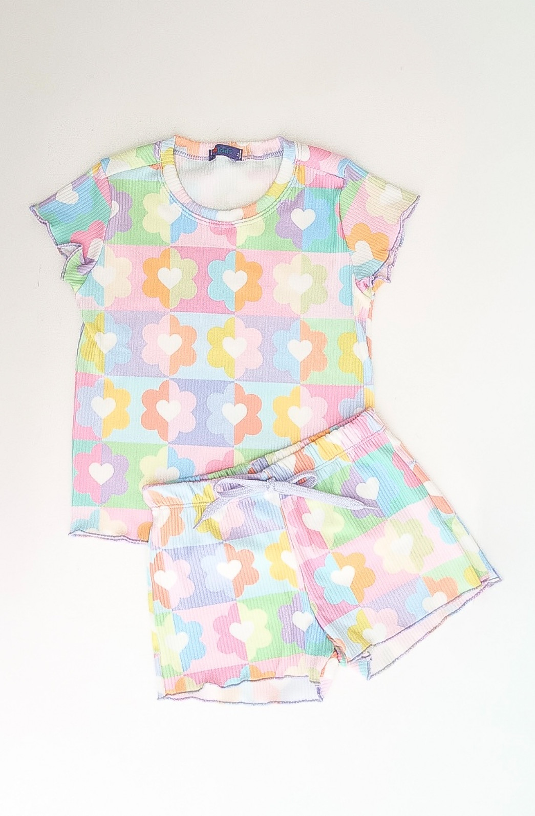 CONJUNTO MENINA BLUSA E SHORTS CORAÇÕES