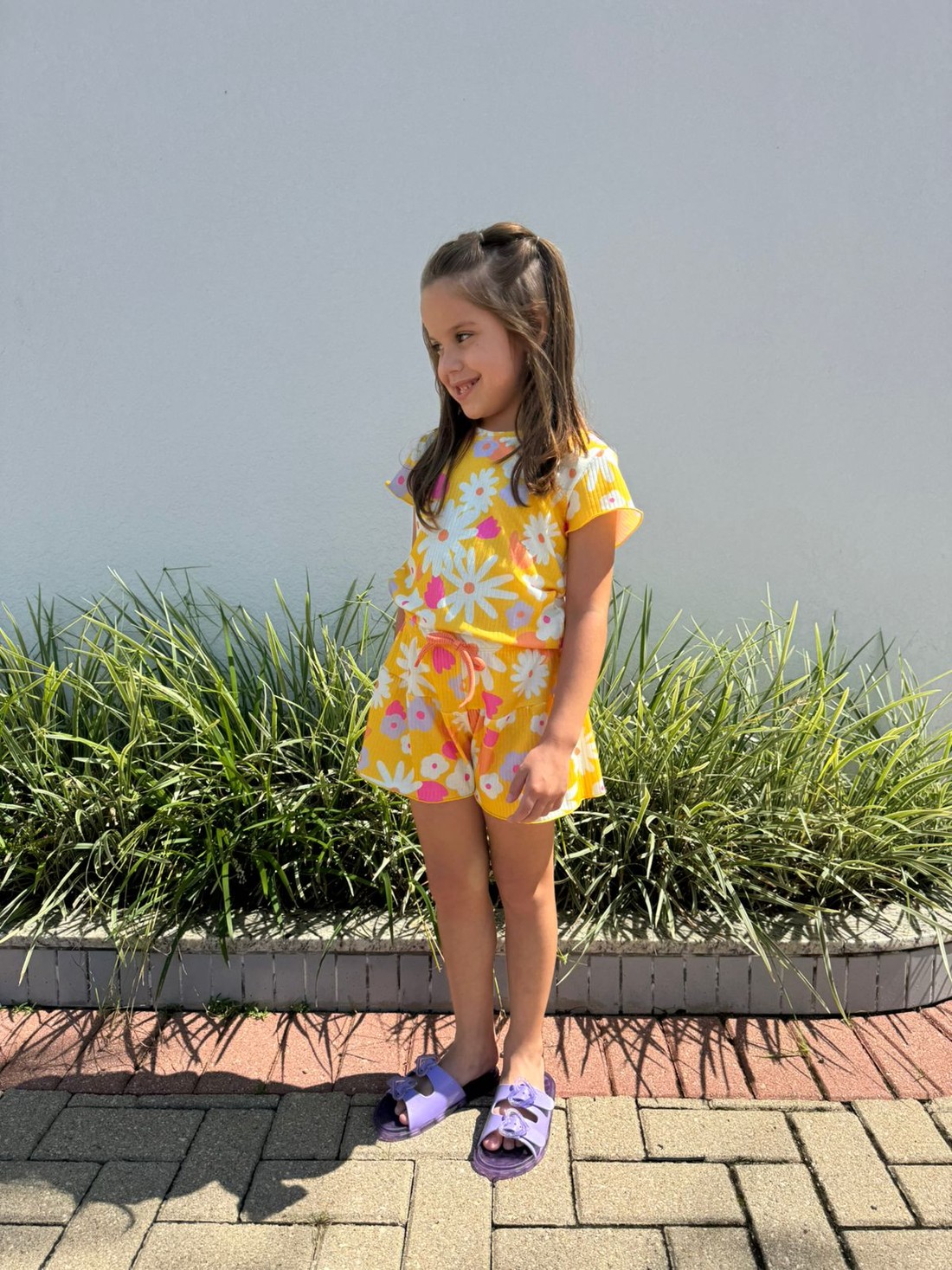 CONJUNTO MENINA BLUSA E SHORTS JARDIM