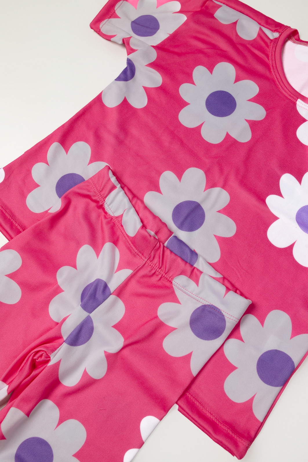 CONJUNTO MENINA CAMISETA E LEGGING FLORES