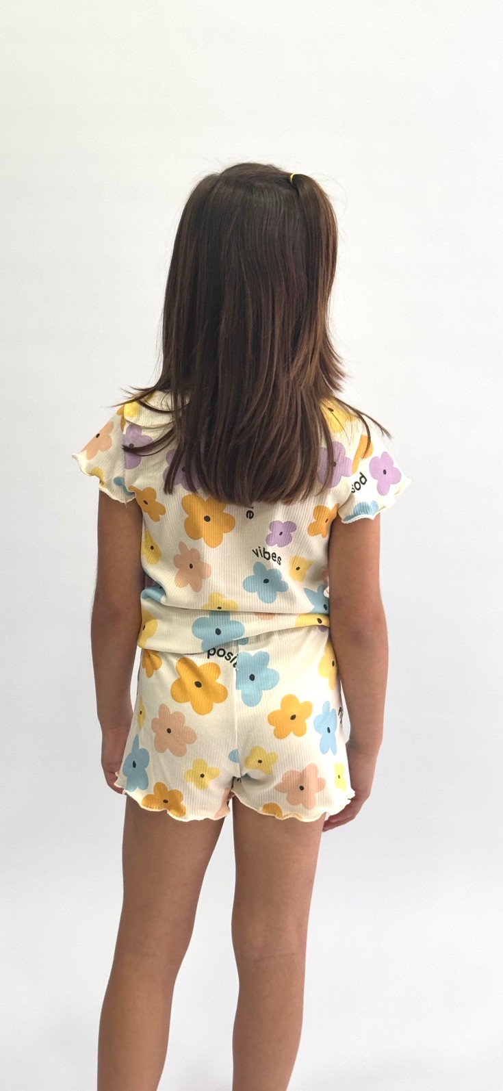 CONJUNTO MENINA BLUSA E SHORTS POSITIVE FLOWER CONJUNTO MENINA BLUSA E SHORTS POSITIVE FLOWER