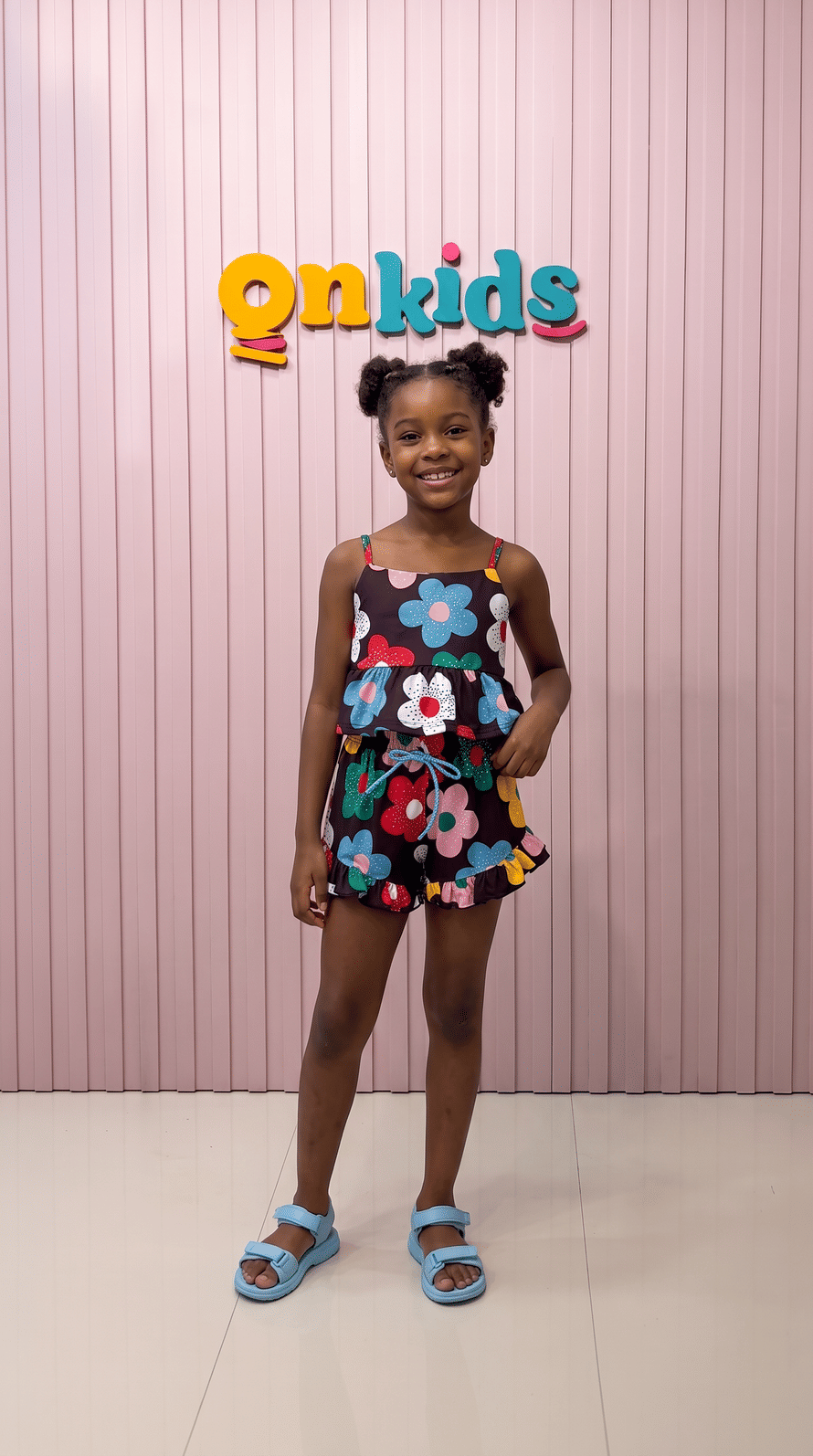 CONJUNTO MENINA BLUSA ALÇA E SHORTS PÉTALA