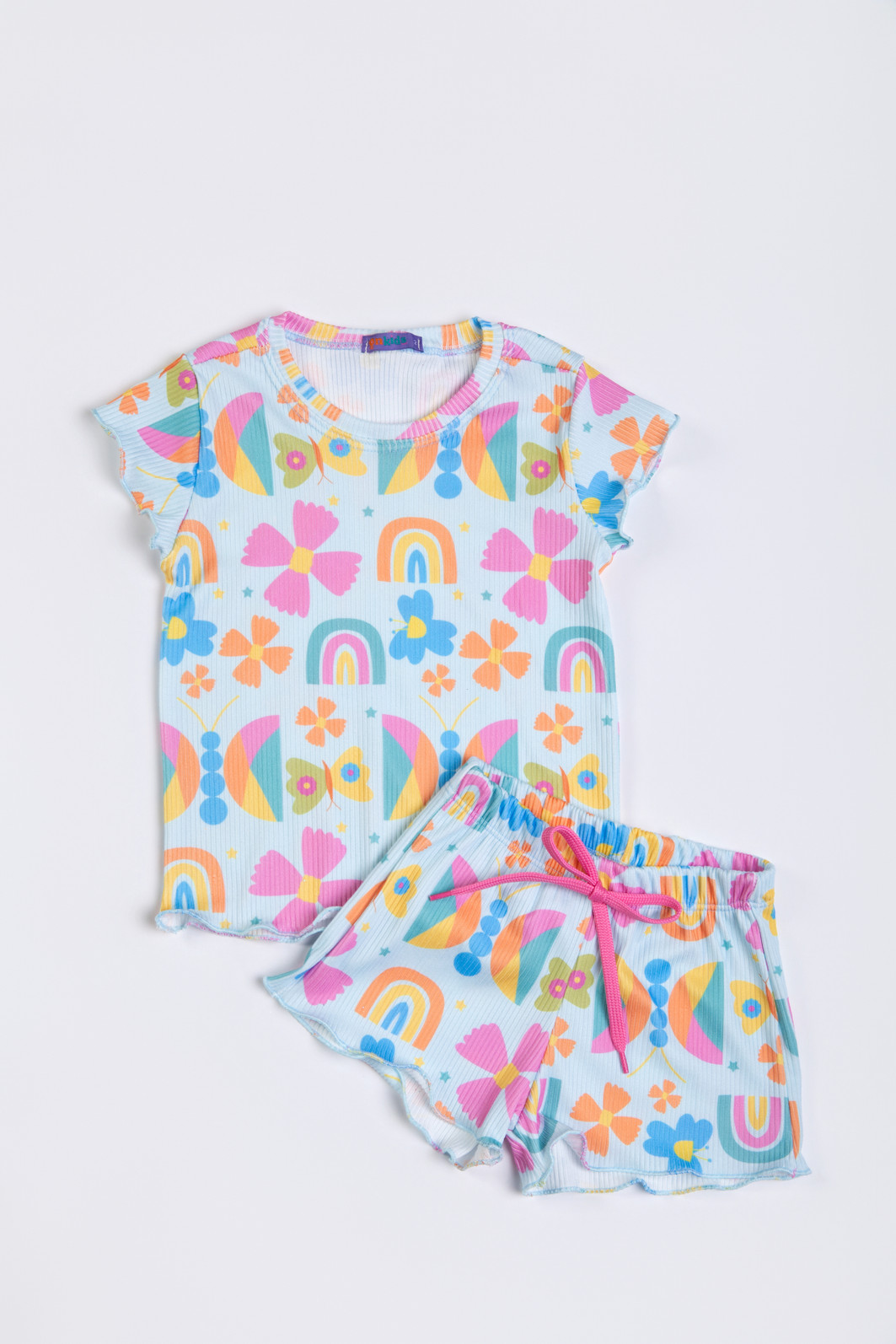 CONJUNTO MENINA BLUSA E SHORTS MUNDO ENCANTADO