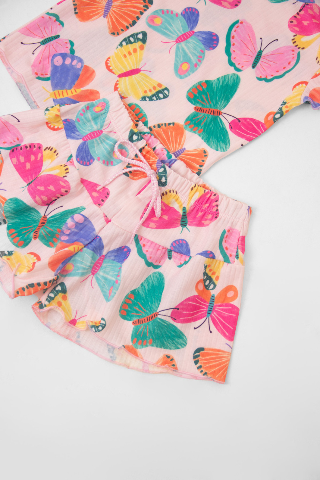 CONJUNTO MENINA BLUSA E SHORTS SAIA BORBOLETAS CONJUNTO MENINA BLUSA E SHORTS SAIA BORBOLETAS