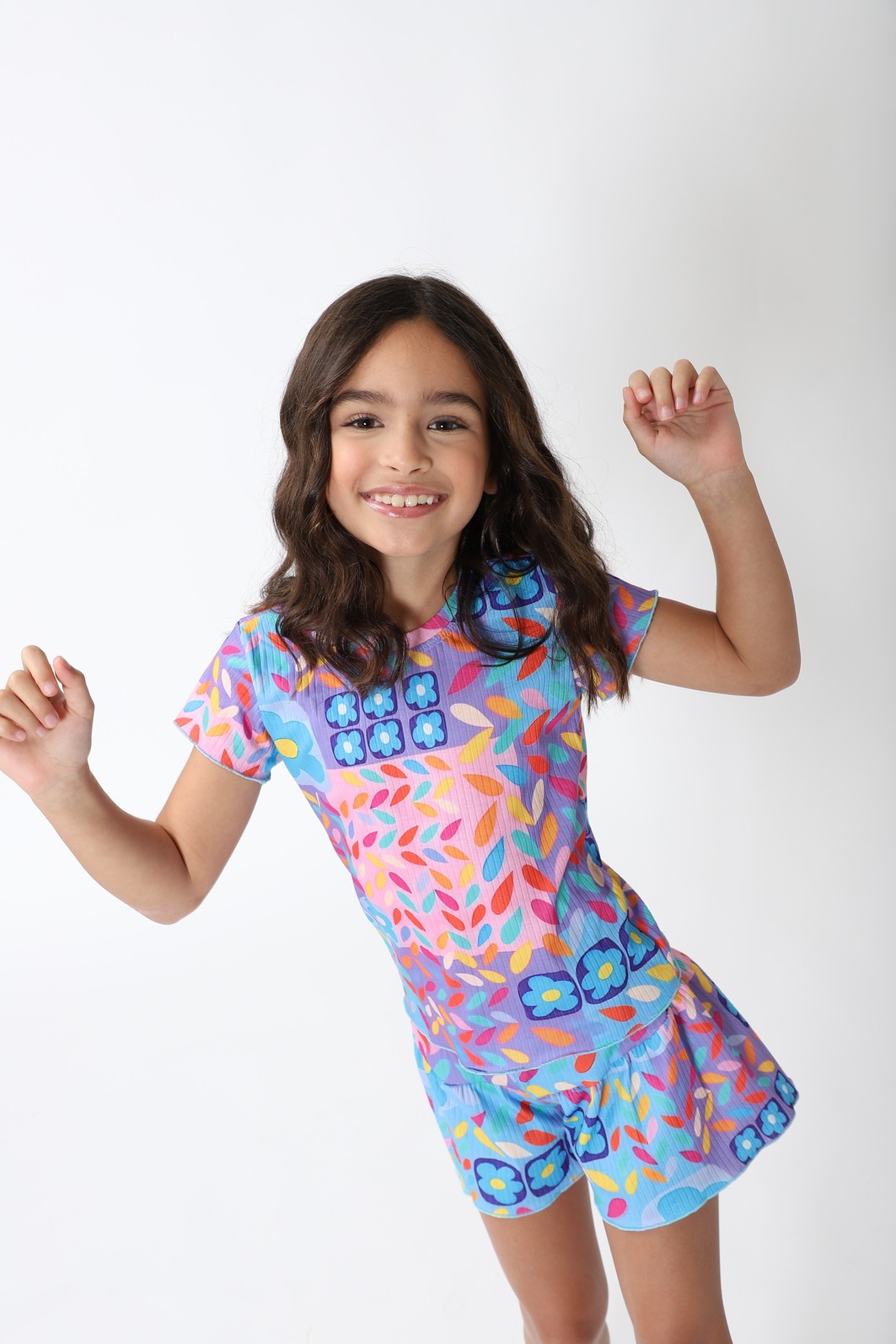 CONJUNTO MENINA BLUSA E SHORTS SAIA SONHO FLORAL CONJUNTO MENINA BLUSA E SHORTS SAIA SONHO FLORAL