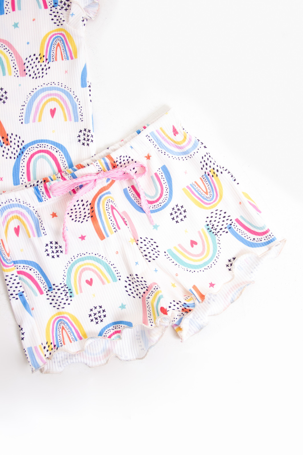 CONJUNTO MENINA BLUSA E SHORTS ALEM DO ARCO IRIS