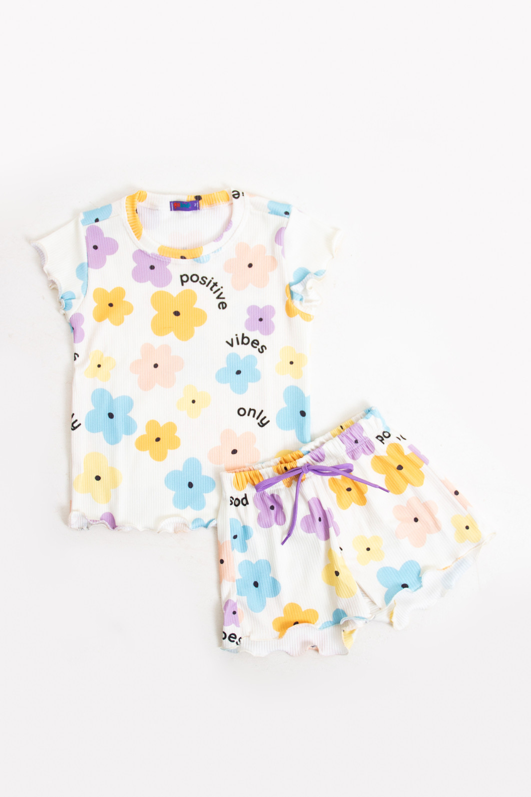 CONJUNTO MENINA BLUSA E SHORTS POSITIVE FLOWER CONJUNTO MENINA BLUSA E SHORTS POSITIVE FLOWER