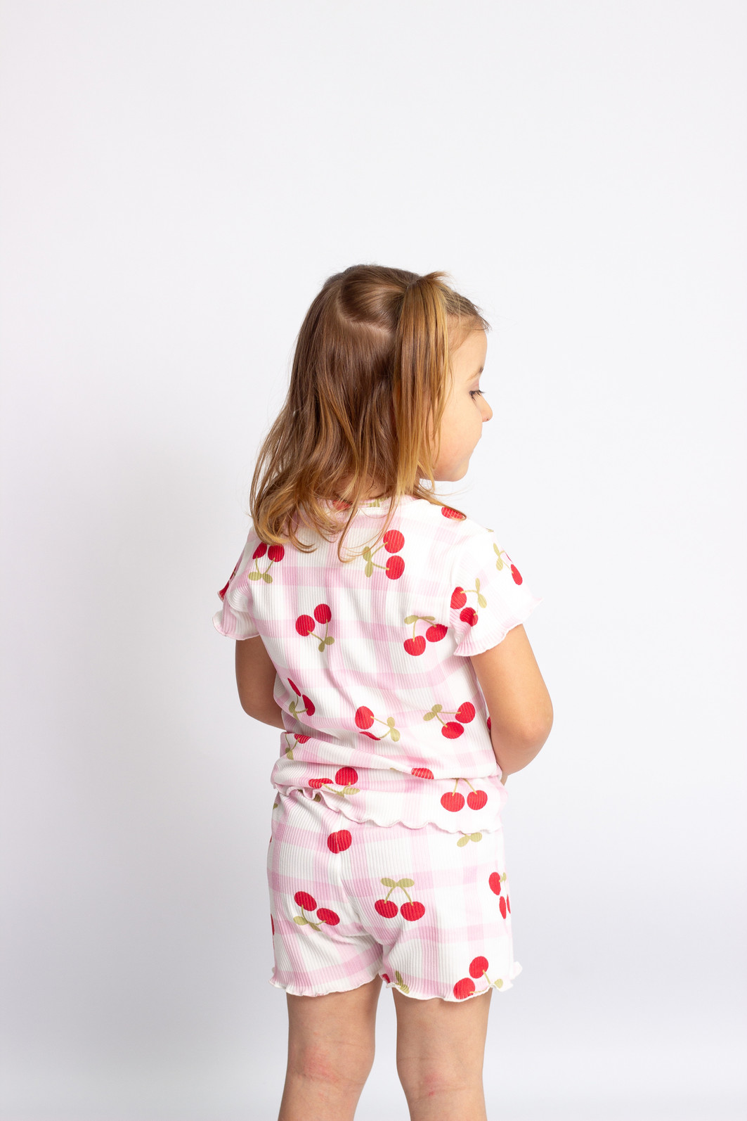 CONJUNTO MENINA BLUSA E SHORTS CEREJA