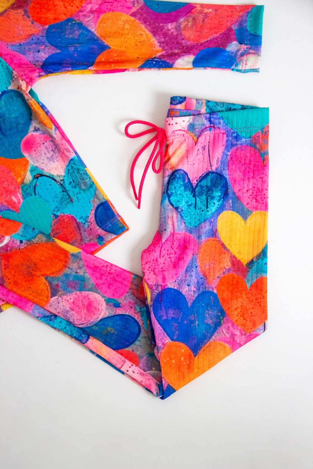 CONJUNTO CALÇA E BLUSA CORAÇÕES CONJUNTO CALÇA E BLUSA CORAÇÕES