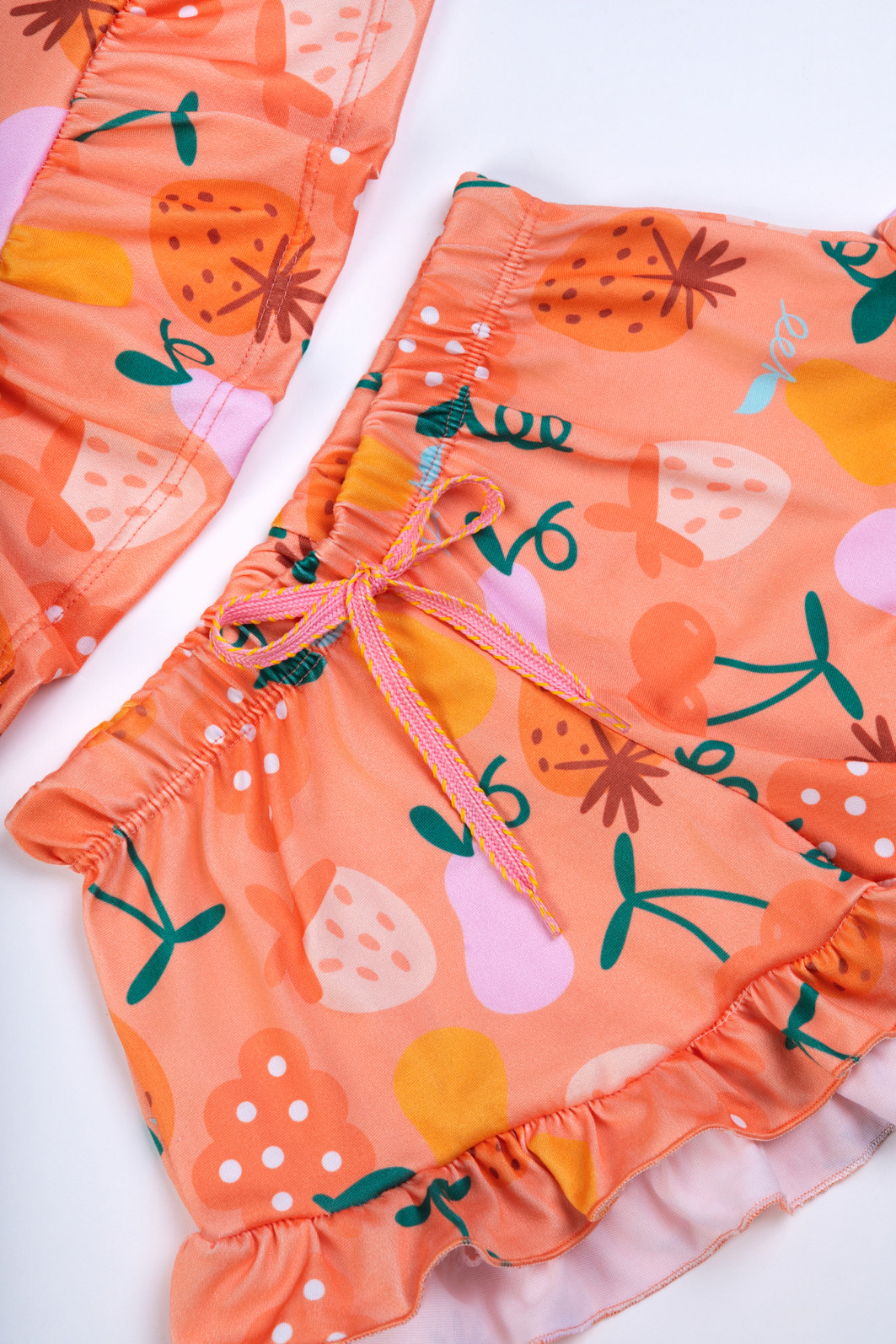 CONJUNTO MENINA BLUSA ALÇA E SHORTS FRUTINHAS