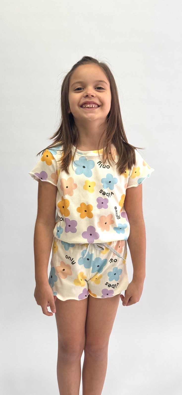 CONJUNTO MENINA BLUSA E SHORTS POSITIVE FLOWER CONJUNTO MENINA BLUSA E SHORTS POSITIVE FLOWER