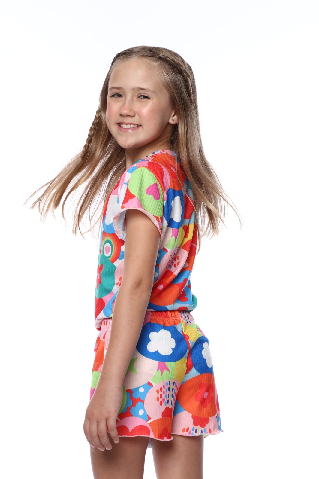 CONJUNTO MENINA BLUSA E SHORTS COLORS CONJUNTO MENINA BLUSA E SHORTS COLORS