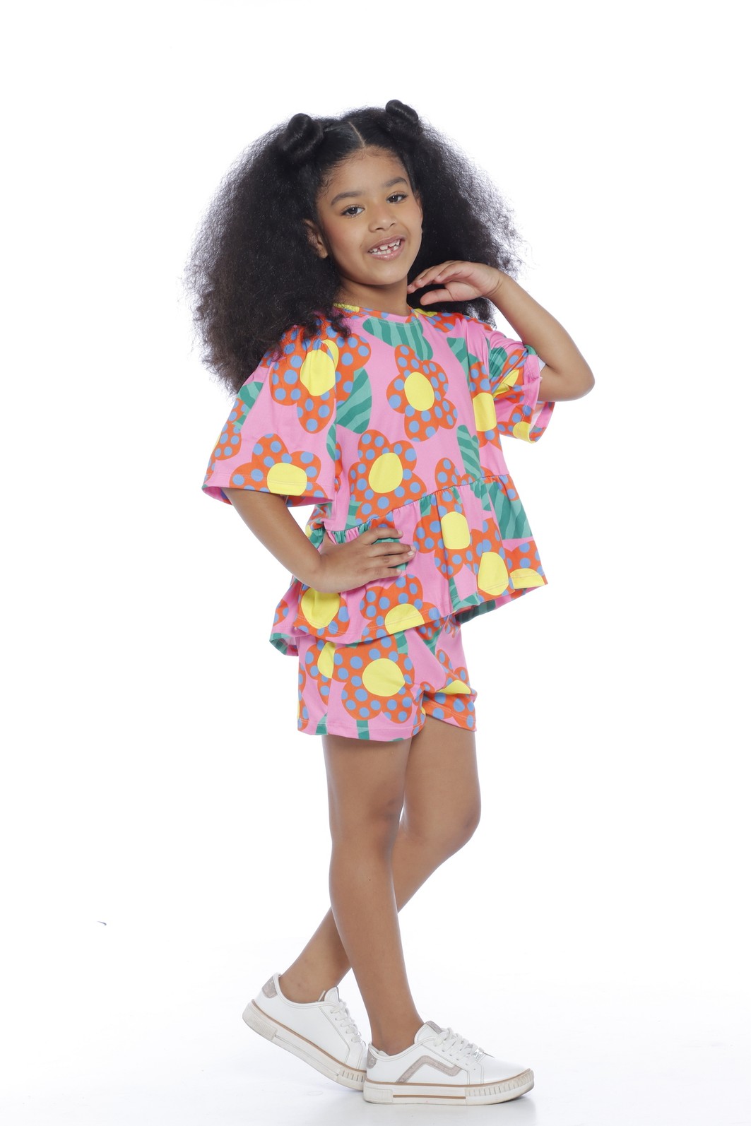 CONJUNTO MENINA BATA E SHORTS ALEGRIA EM FLOR