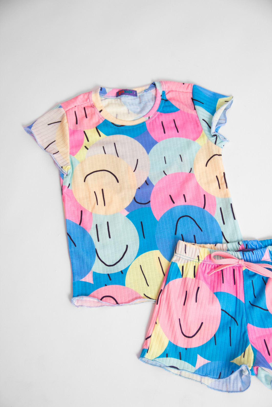 CONJUNTO MENINA BLUSA E SHORTS SMILE CONJUNTO MENINA BLUSA E SHORTS SMILE