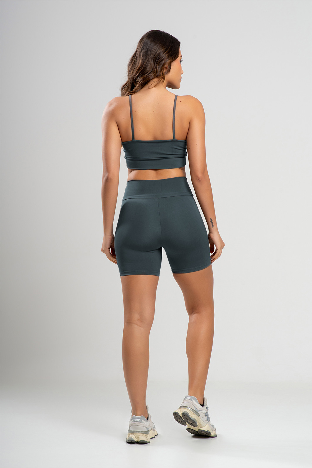 Conjunto Feminino Fitness Shorts e Top Petróleo