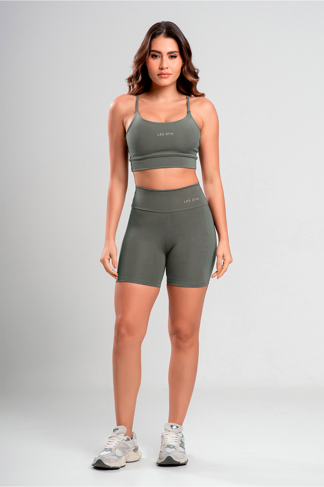 Kit Feminino Fitness Legging + Short + Top Chumbo