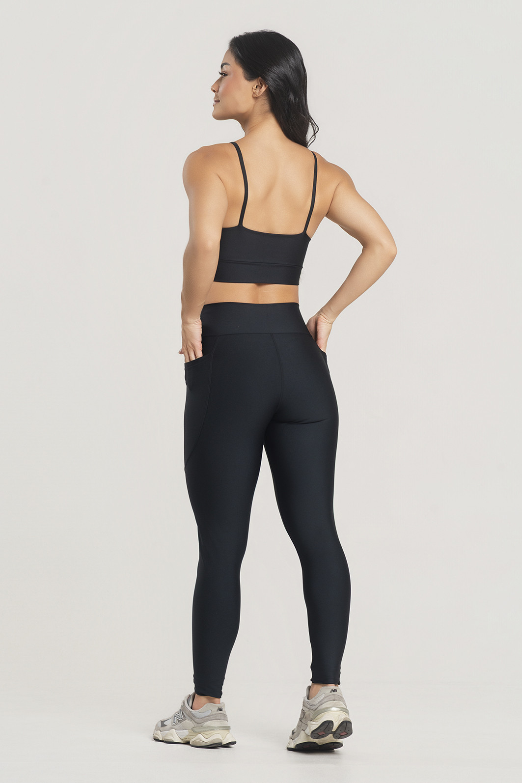 Conjunto Fitness Legging Bolso Lateral e Top Preto Conjunto Fitness Legging Bolso Lateral e Top Preto