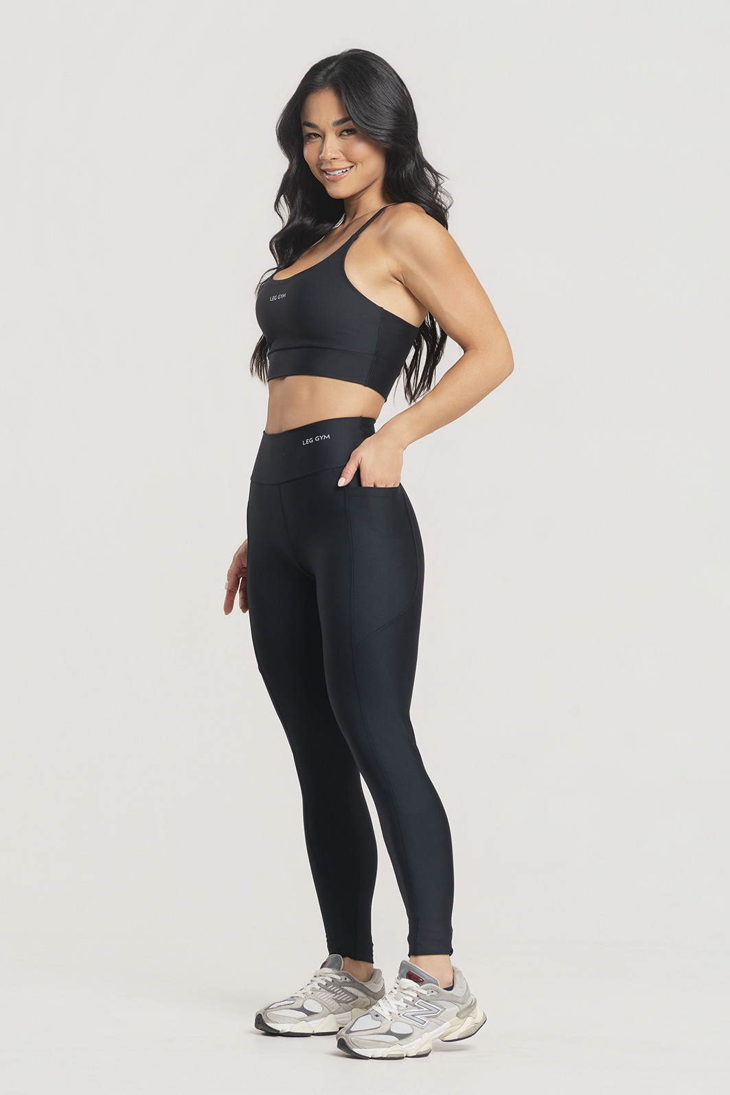 Conjunto Fitness Legging Bolso Lateral e Top Preto Conjunto Fitness Legging Bolso Lateral e Top Preto