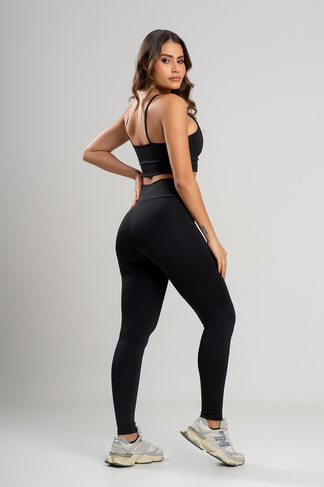 Kit Feminino Fitness Legging + Short + Top Preto