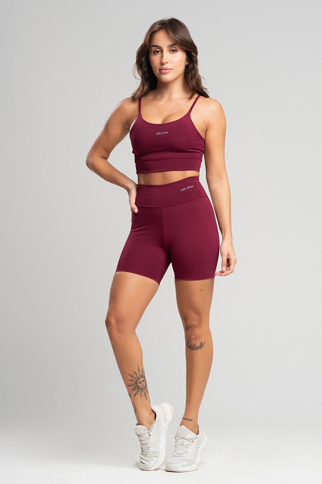 Conjunto Feminino Fitness Shorts e Top Bordô