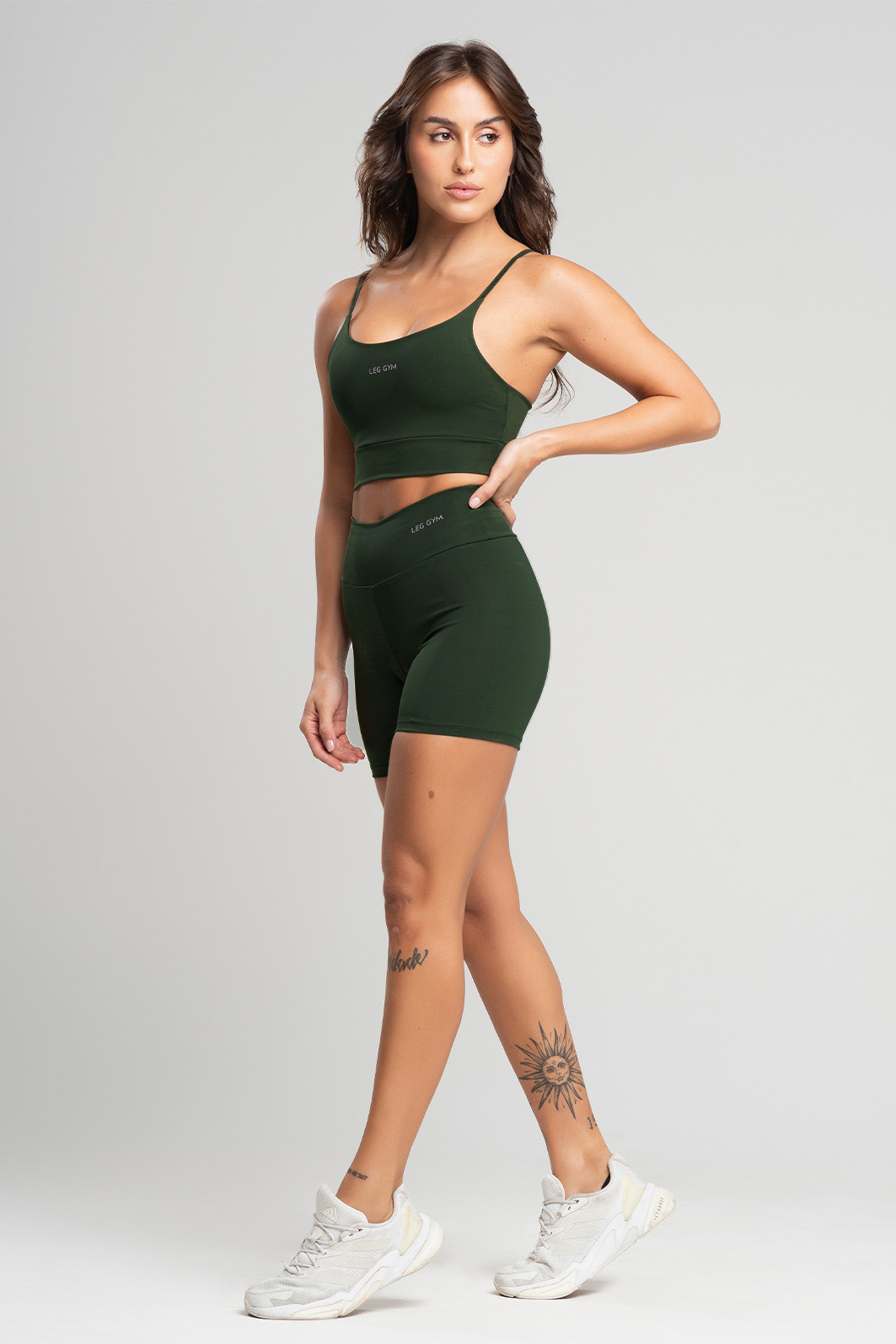 Conjunto Feminino Fitness Shorts e Top Verde Sálvia