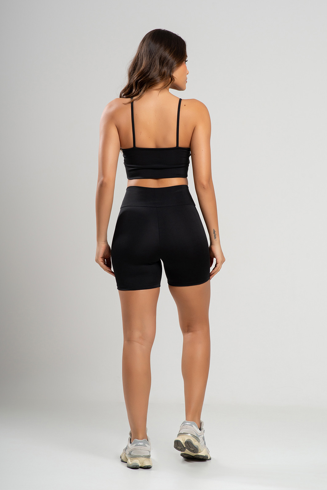 Conjunto Feminino Fitness Shorts e Top Preto