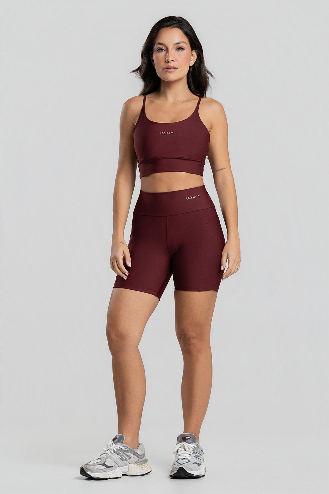 Conjunto Fitness Shorts Bolso Lateral e Top Bordô Conjunto Fitness Shorts Bolso Lateral e Top Bordô