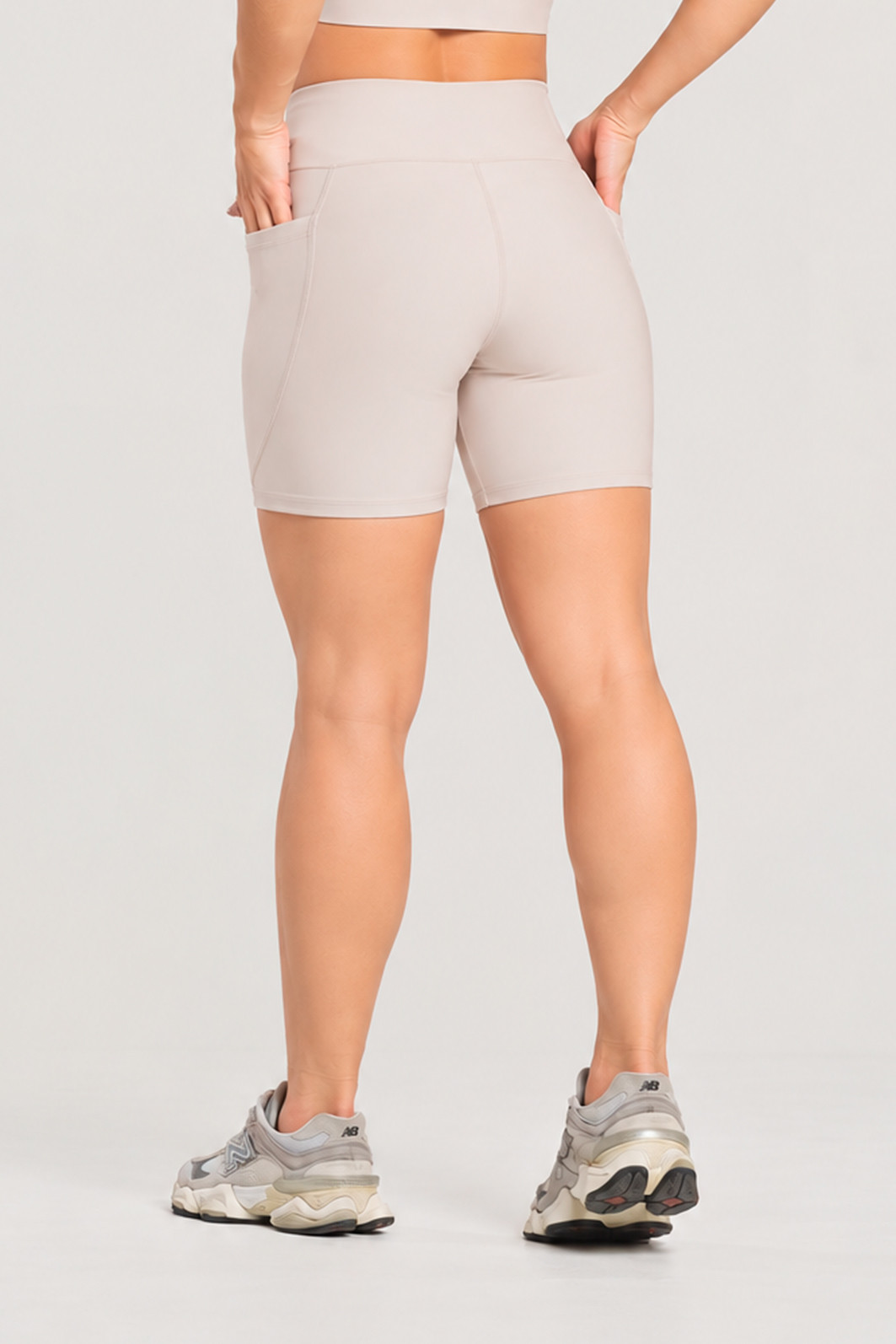 Shorts Fitness Bolso Lateral Premium Off White Shorts Fitness Bolso Lateral Premium Off White
