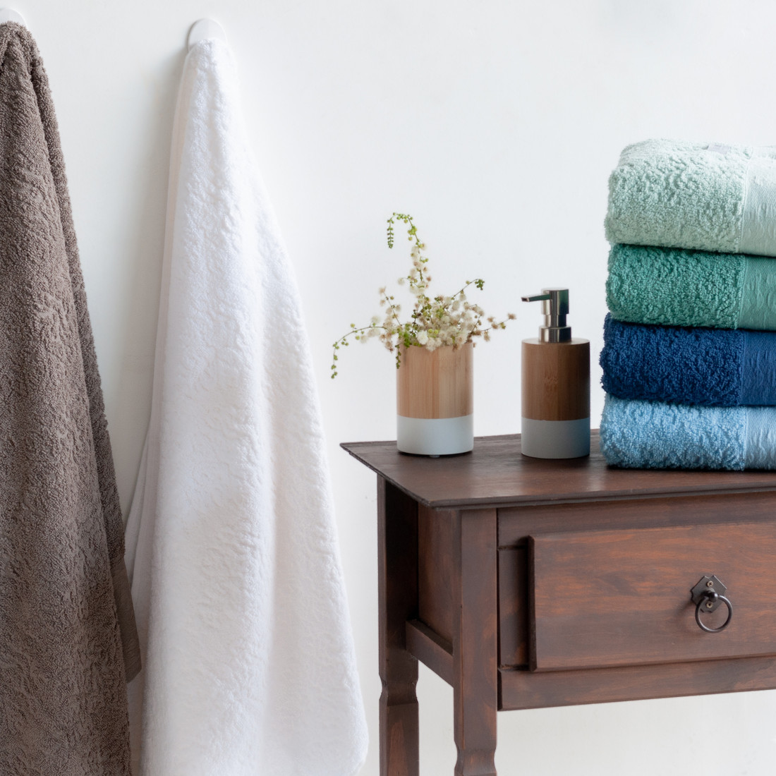 Jogo De Toalhas Banho Fio Penteado Splendore 4 Peças - Terracota e Marinho Jogo De Toalhas Banho Fio Penteado Splendore 4 Peças - Terracota e Marinho