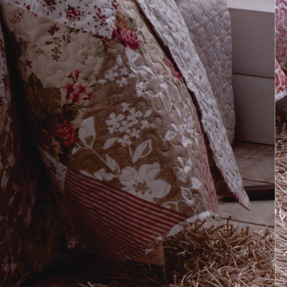 Kit 1 Cobre-leito King Bouti Microfibra Ultrasonic Estampada 2,60 x 2,80 m + 2 Porta-travesseiros - Flora Kit 1 Cobre-leito King Bouti Microfibra Ultrasonic Estampada 2,60 x 2,80 m + 2 Porta-travesseiros - Flora