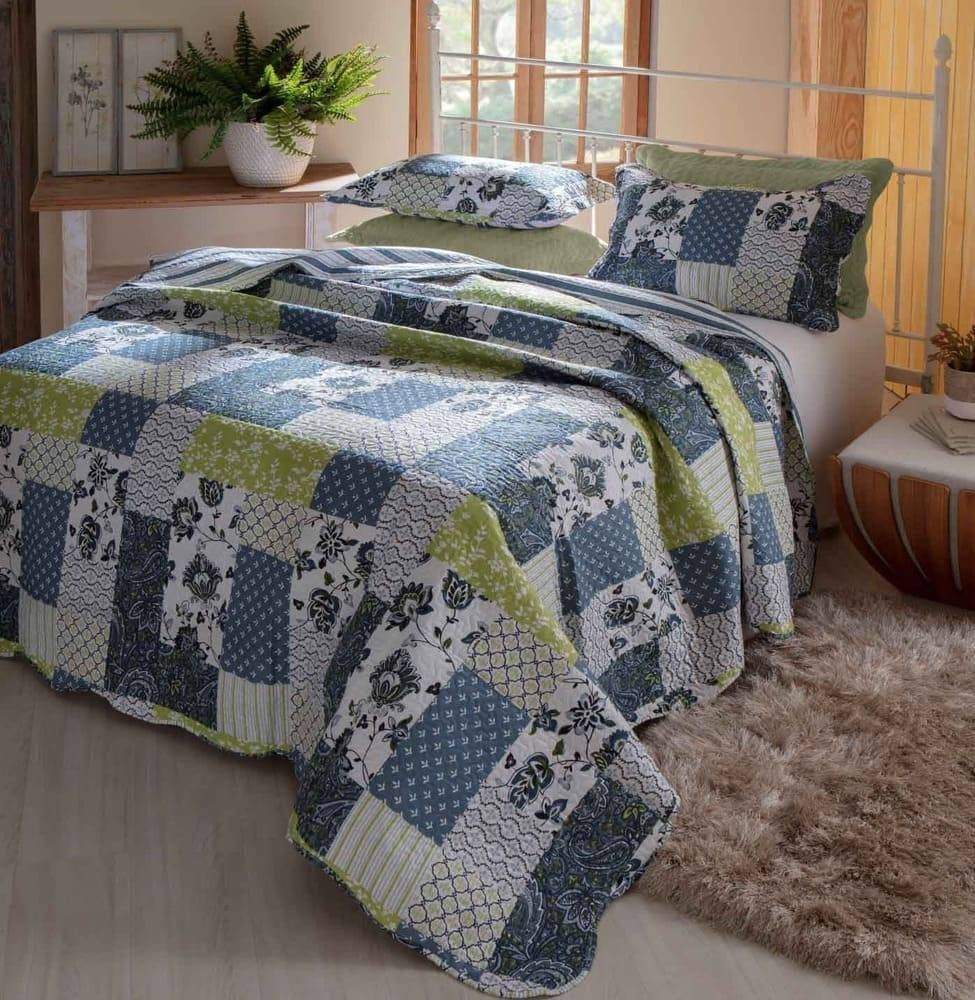 Kit 1 Cobre-leito Queen Bouti Microfibra Ultrasonic Estampada 2,40 x 2,60m + 2 Porta-travesseiros - Yeda Kit 1 Cobre-leito Queen Bouti Microfibra Ultrasonic Estampada 2,40 x 2,60m + 2 Porta-travesseiros - Yeda