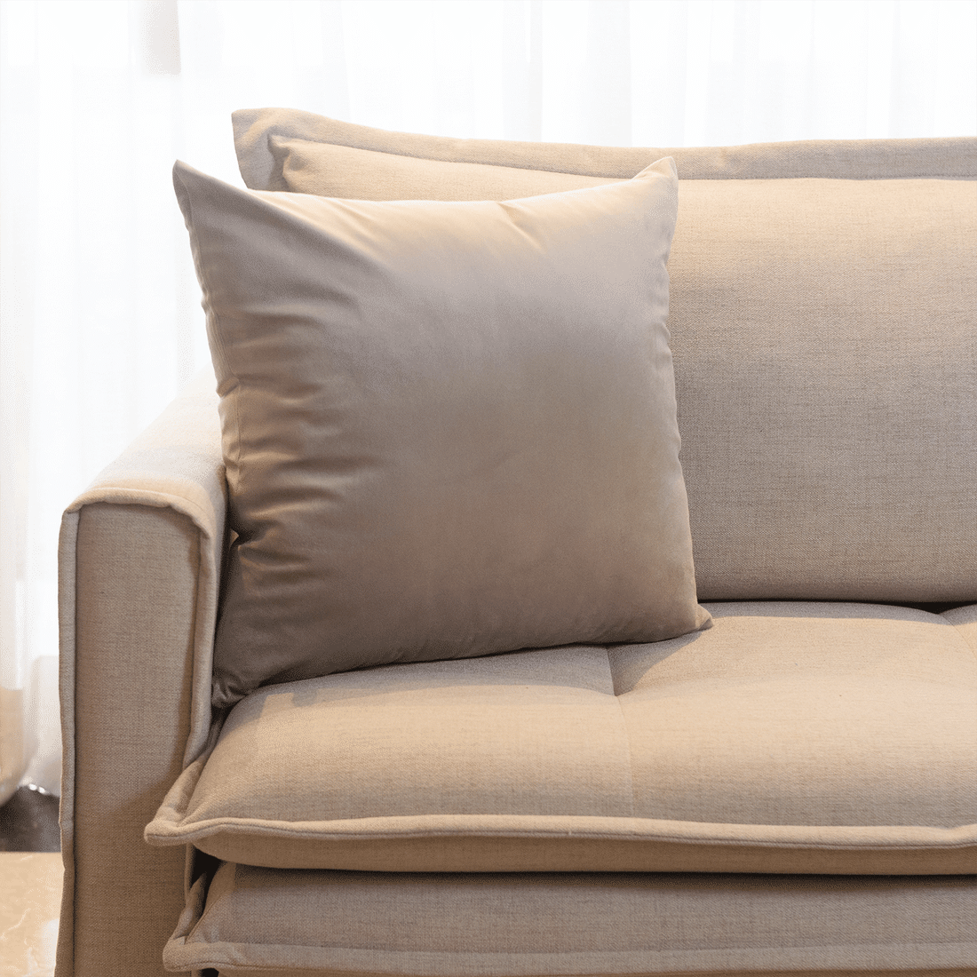 Capa de Almofada Veludo Premium Decorativa - Bege 50cm x 50cm Capa de Almofada Veludo Premium Decorativa - Bege 50cm x 50cm