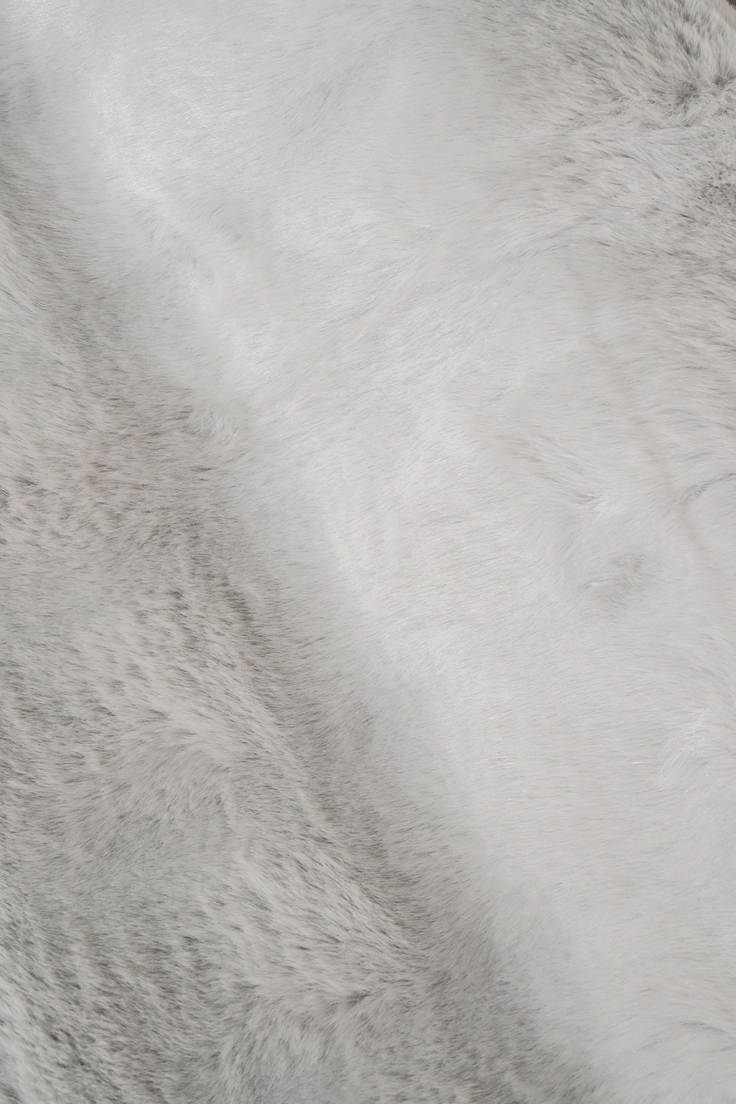 Tapete Pele de Coelho Livy Prata 100x150 Tapete Pele de Coelho Livy Prata 100x150