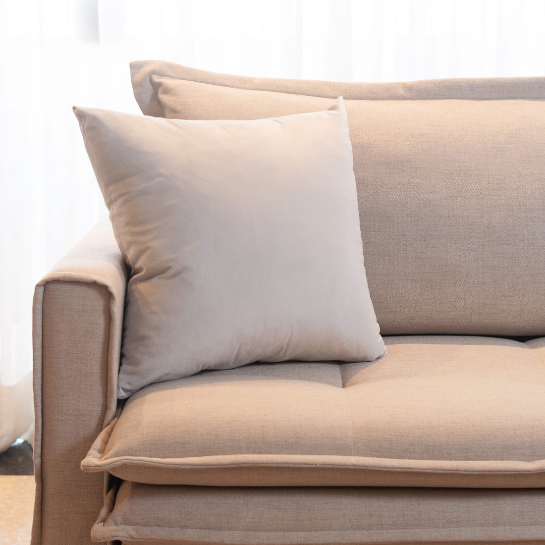 Kit 3 Almofadas Veludo Premium Decorativa Off White, Azul e Cinza Kit 3 Almofadas Veludo Premium Decorativa Off White, Azul e Cinza