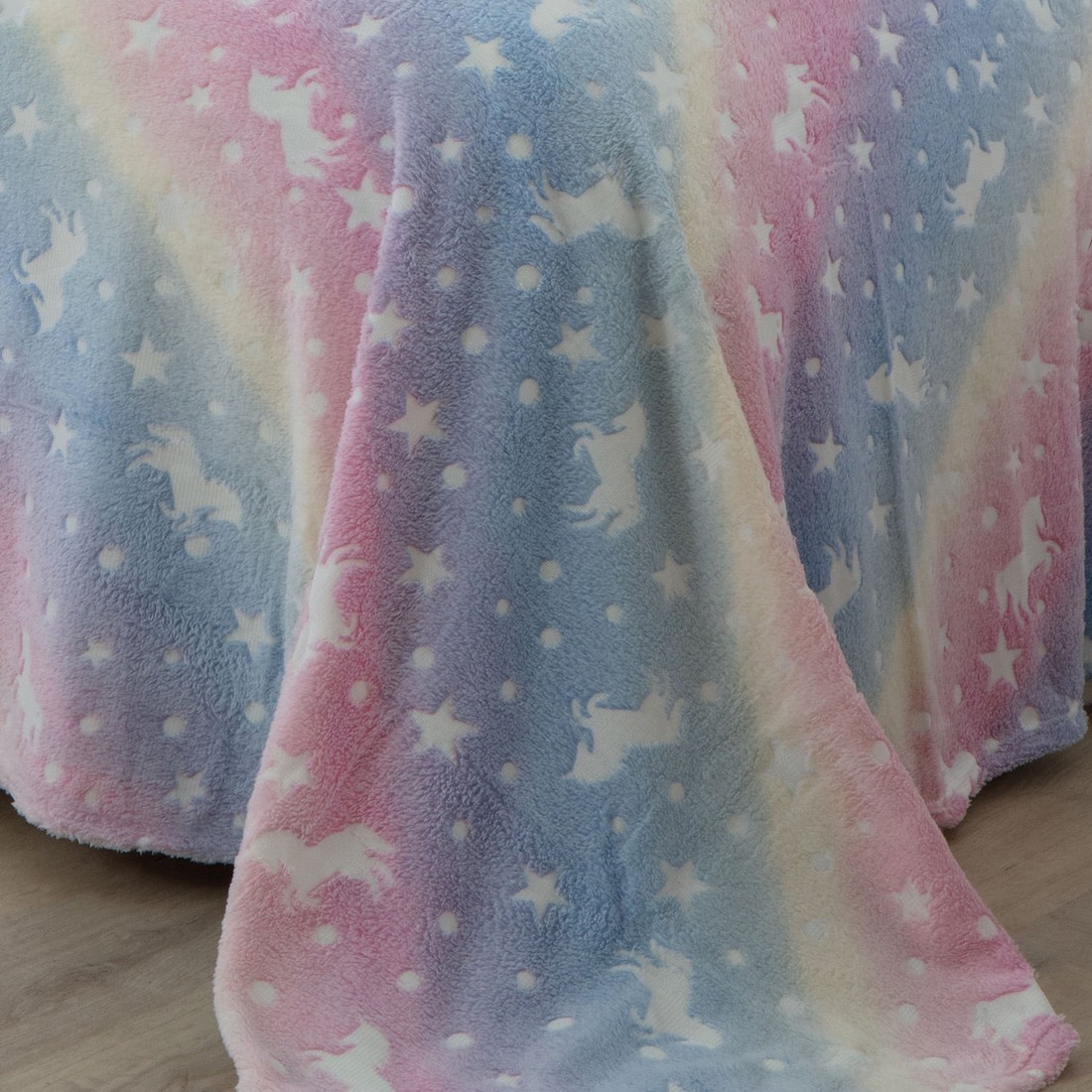 Manta Infantil Solteiro Microfibra Soft Brilha no Escuro - Unicornio Manta Infantil Solteiro Microfibra Soft Brilha no Escuro - Unicornio