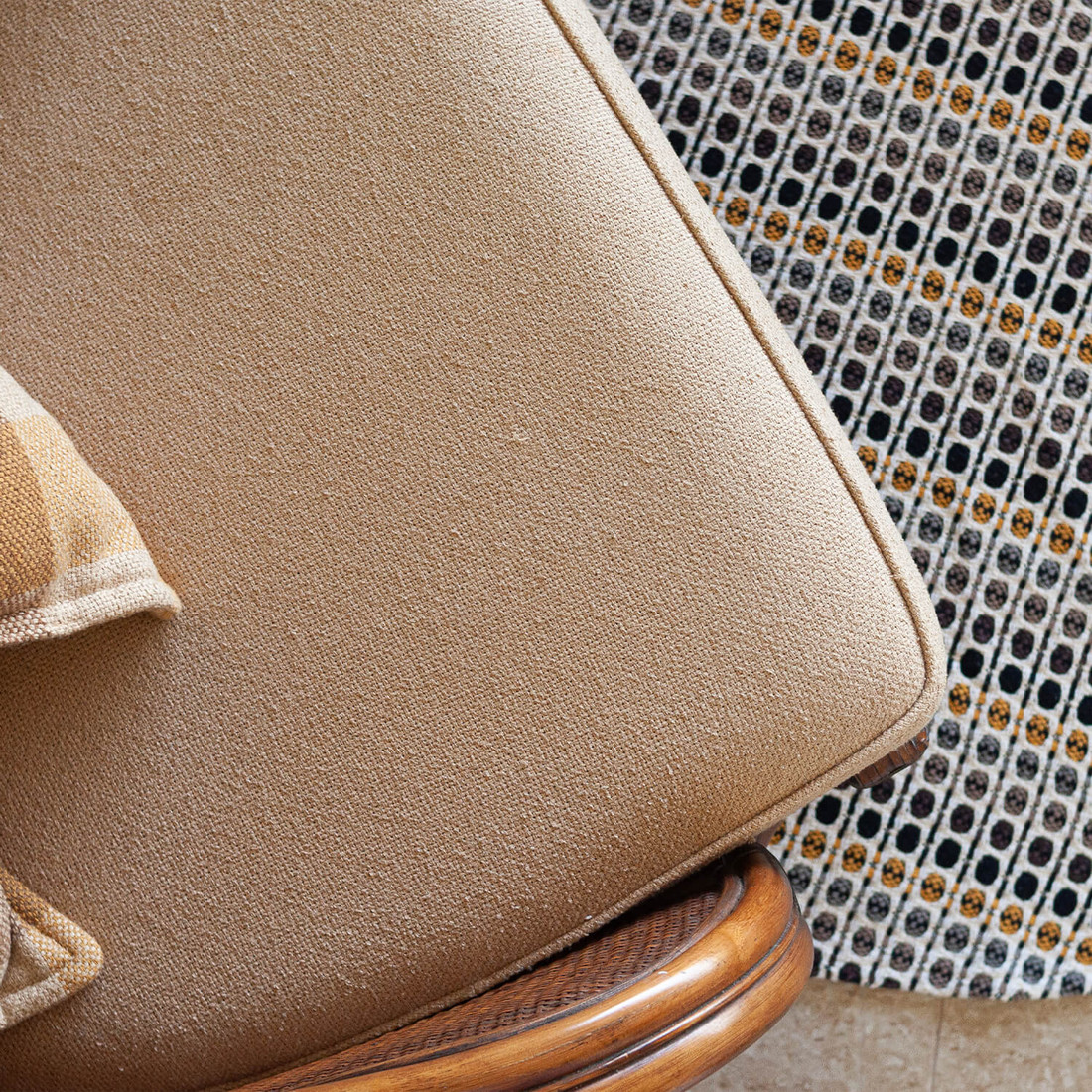 Tapete para Sala de Algodão Indiano Preto e Mostarda Color Redondo 1,5m Tapete para Sala de Algodão Indiano Preto e Mostarda Color Redondo 1,5m