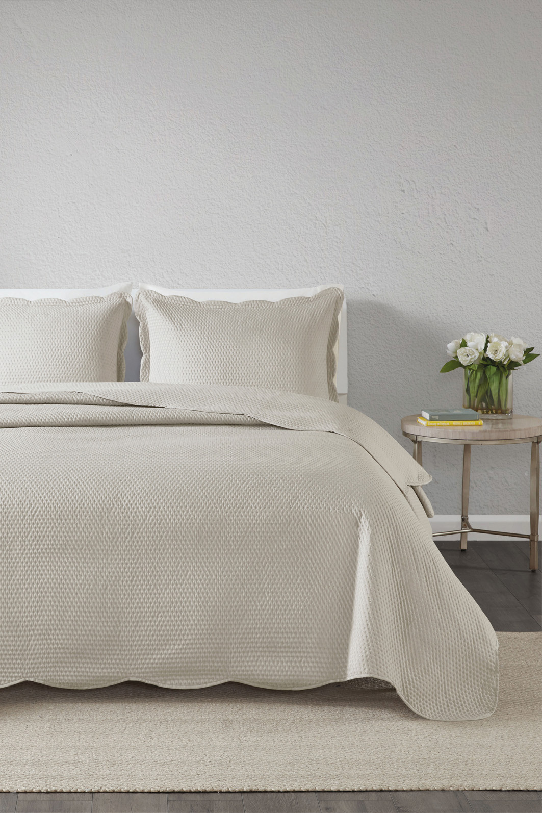 Kit Cobre leito Colcha Queen 3 Peças Bouti Microfibra Dots - Bege Kit Cobre leito Colcha Queen 3 Peças Bouti Microfibra Dots - Bege