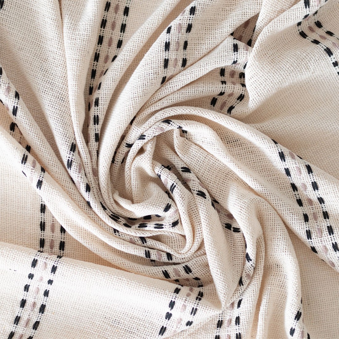 Manta De Sofá Artesanal Pérola 1,20m x 1,80m Cru listas Pretas e Rosé Manta De Sofá Artesanal Pérola 1,20m x 1,80m Cru listas Pretas e Rosé