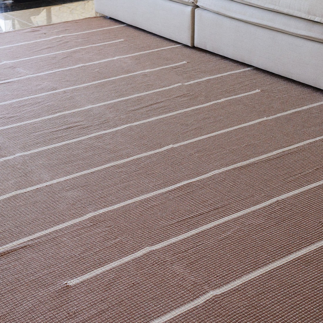 Tapete Artesanal Trama Basic de Sala Listras Chocolate 200x400